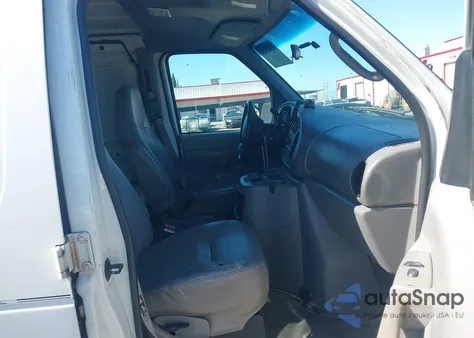 2002 Ford Econoline E150 Van from USA, damaged, VIN 1FTRE142X2HB01061